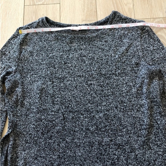 Abercrombie & Fitch Side Slit Marled Knit Long Sleeve  Top in Black&White Size M - Picture 2 of 10